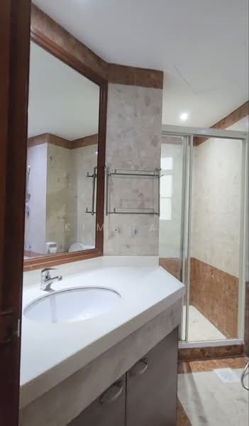The Springbloom, 139 Serangoon Avenue 3, 2 Bedrooms, 1,130 sqft, Condominium For Sale, by Kim Tan, 500181770 - Master bathroom  - PropertyGuru.com.sg