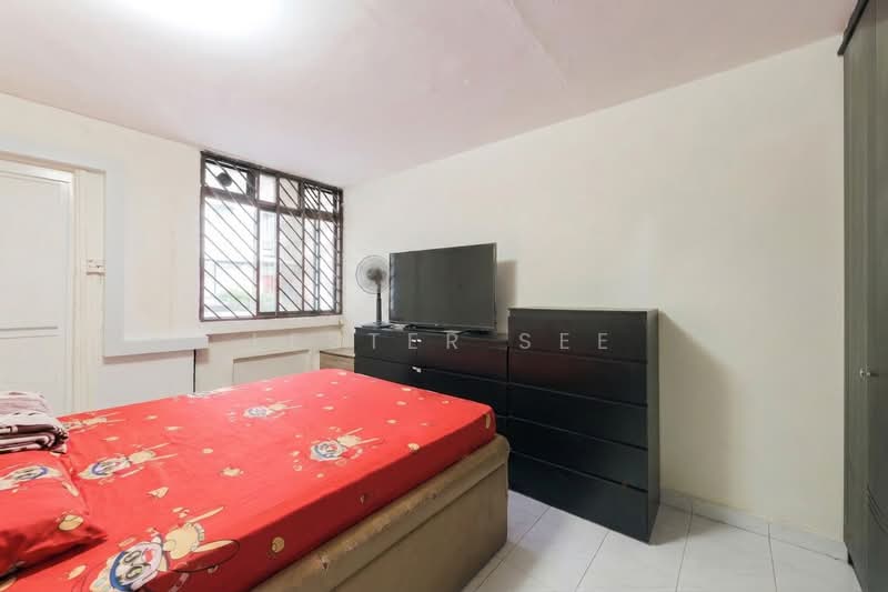 335 Woodlands Street 32, 335 Woodlands Street 32, 3 Bedrooms, 893 sqft, HDB Flat For Sale, by Lester See, 500181803 - Bedroom - PropertyGuru.com.sg