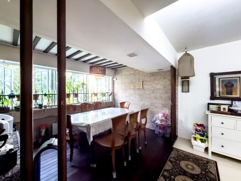 241 Pasir Ris Street 21, 241 Pasir Ris Street 21, 4 Bedrooms, 1,571 sqft, HDB Flat For Sale, by Kelvin Chua, 500181806 - Balcony/dining room - PropertyGuru.com.sg