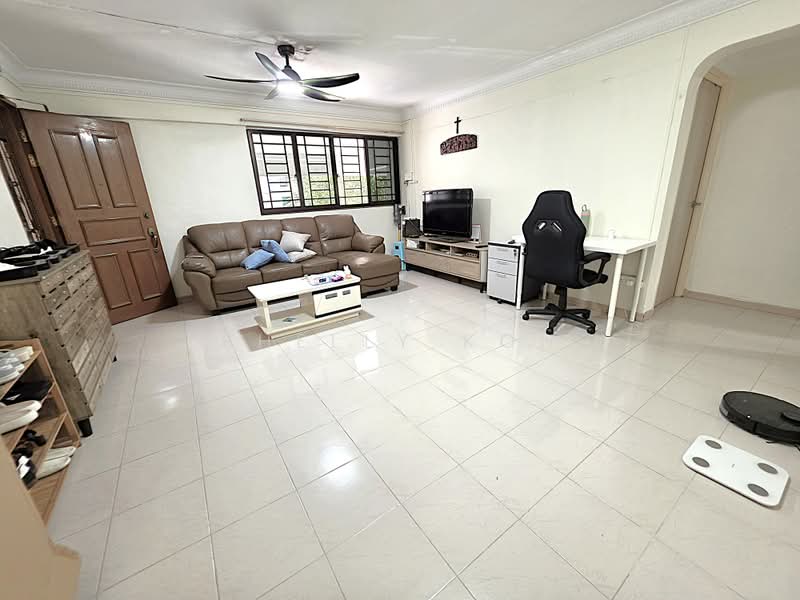 405 Hougang Avenue 10, 405 Hougang Avenue 10, Room Rental, 200 sqft, HDB Flat For Rent, by Shelly Koh, 500181837 - Living Room - PropertyGuru.com.sg