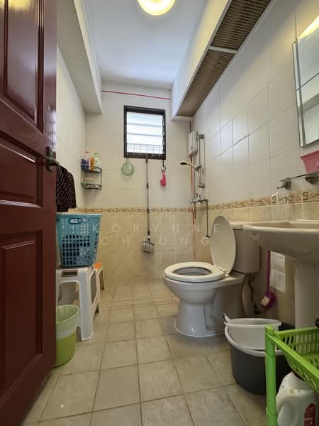 182 Bedok North Road, 182 Bedok North Road, 3 Bedrooms, 915 sqft, HDB Flat For Sale, by Korynne Chiong, 500181843 - Bathroom - PropertyGuru.com.sg