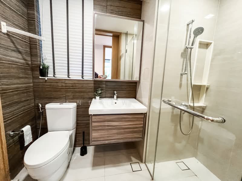 Coco Palms, 19 Pasir Ris Grove, 4 Bedrooms, 1,378 sqft, Condominium For Sale, by Andrew Yek, 500181860 - Bathroom - PropertyGuru.com.sg