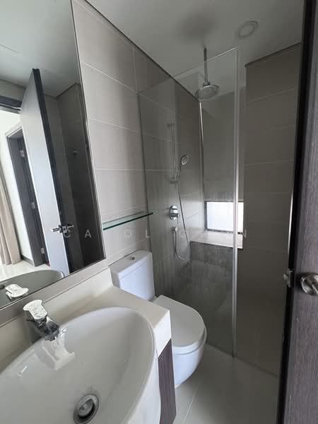 Sundance Suites, 12 Duku Place, 1 Bedroom, 560 sqft, Condominium For Rent, by Carol Chen, 500181879 - Bathroom - PropertyGuru.com.sg