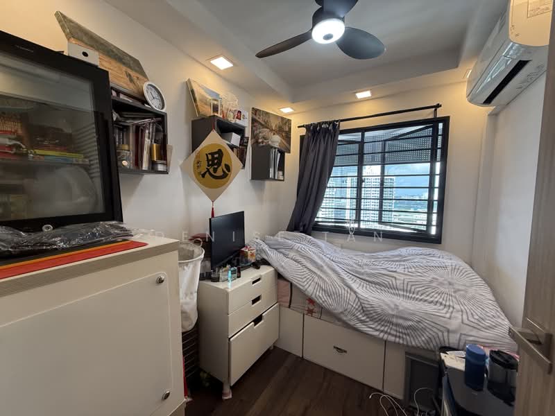 288A Jurong East Street 21, 288A Jurong East Street 21, 4 Bedrooms, 1,292 sqft, HDB Flat For Sale, by Denise Tan, 500181897 - Bedroom - PropertyGuru.com.sg
