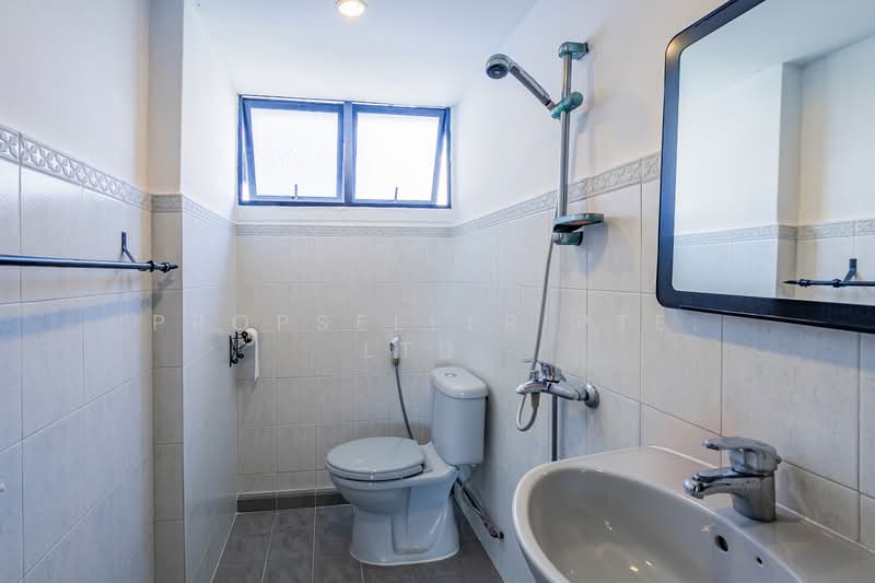 Laguna Park, 5000A Marine Parade Road, 3 Bedrooms, 1,453 sqft, Apartment For Sale, by Khai Yuen Hong, 500181898 - Bathroom - PropertyGuru.com.sg