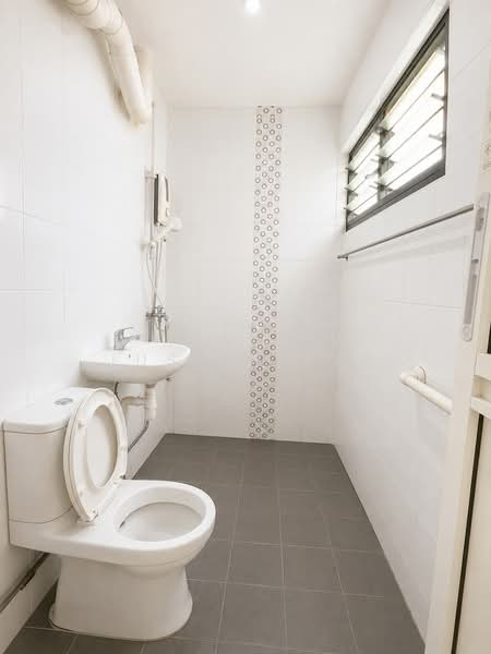 173 Yishun Avenue 7, 173 Yishun Avenue 7, 3 Bedrooms, 893 sqft, HDB Flat For Sale, by Justin Lee, 500181909 - Bathroom - PropertyGuru.com.sg