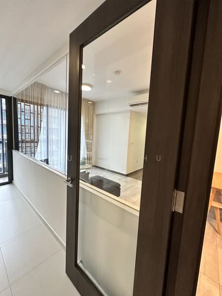 Lake Grande, 2 Jurong Lake Link, 2 Bedrooms, 861 sqft, Condominium For Rent, by Julia Zhu 朱骁雯, 500181925 - Living Room - PropertyGuru.com.sg