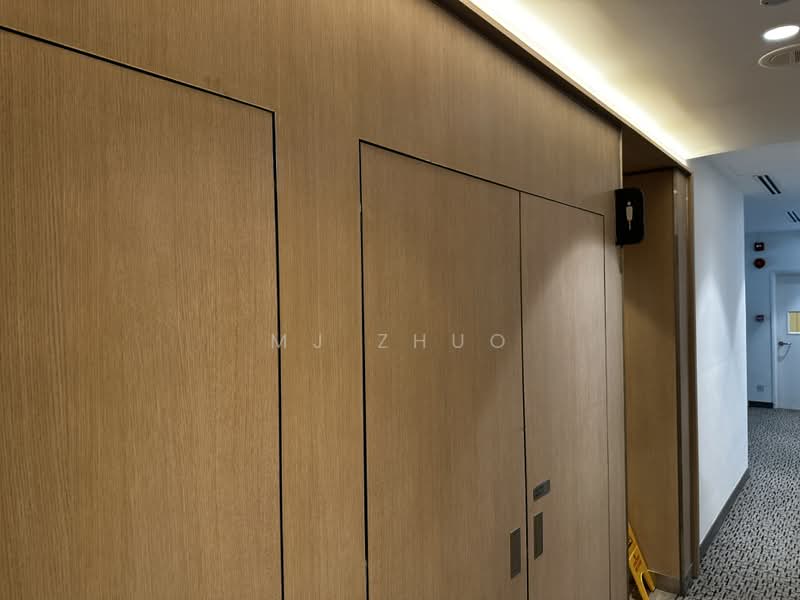 Bugis Junction Towers, 230 Victoria Street, 3,713 sqft, Office For Rent, by MJ Zhuo, 500181941 - Corridor - CommercialGuru.com.sg