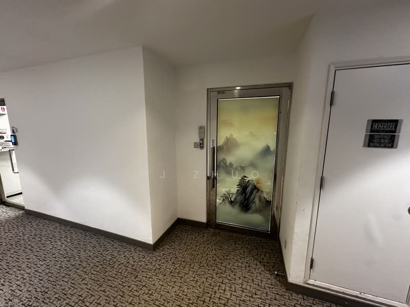 Bugis Junction Towers, 230 Victoria Street, 1,280 sqft, Office For Rent, by MJ Zhuo, 500181947 - Corridor - CommercialGuru.com.sg