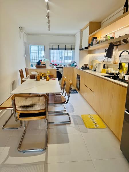 321 Ang Mo Kio Avenue 1, 321 Ang Mo Kio Avenue 1, Room Rental, 150 sqft, HDB Flat For Rent, by Joey Kuok, 500181952 - Kitchen - PropertyGuru.com.sg