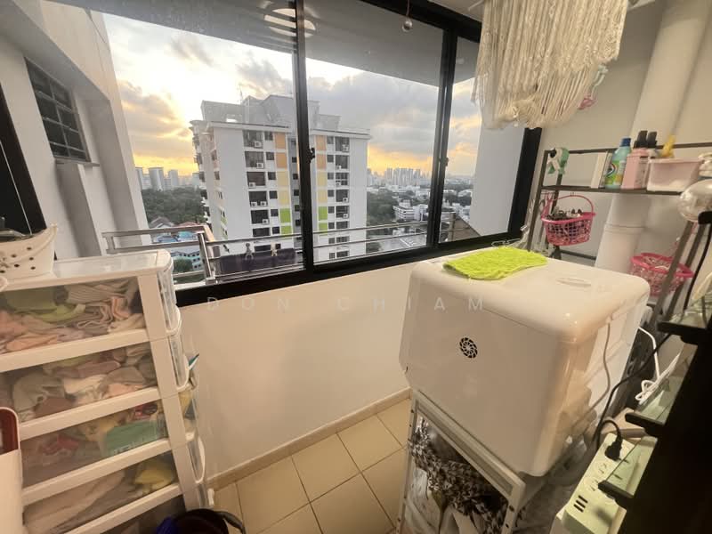 28D Dover Crescent, 28D Dover Crescent, 1 Bedroom, 754 sqft, HDB Flat For Rent, by Don Chiam, 500181960 - Balcony - PropertyGuru.com.sg