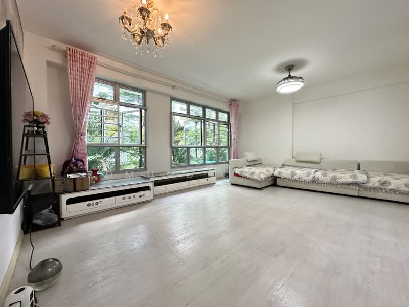 815B Choa Chu Kang Avenue 7, 815B Choa Chu Kang Avenue 7, 3 Bedrooms, 1,216 sqft, HDB Flat For Sale, by Edmund Chang, 500181964 - Living Room - PropertyGuru.com.sg