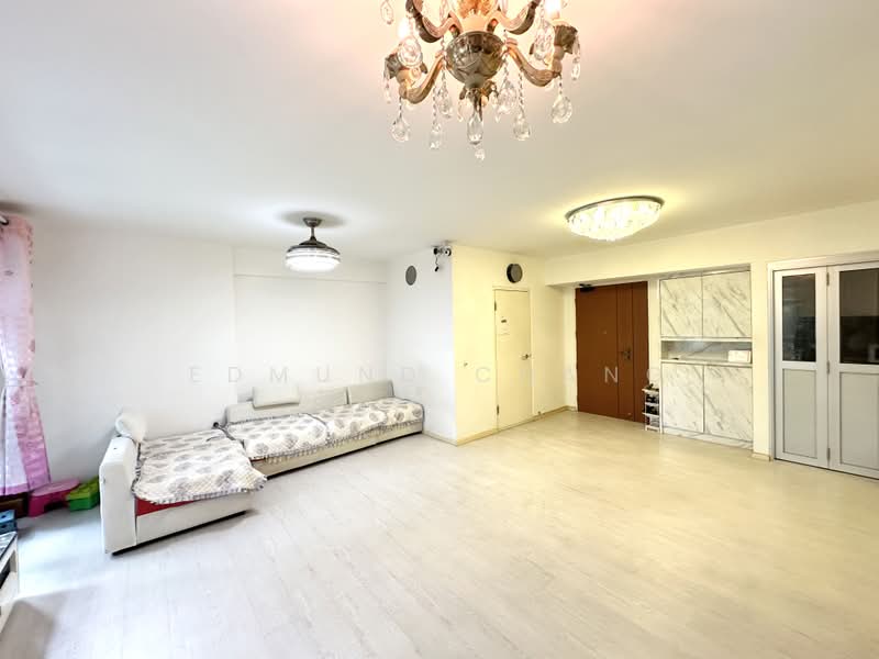 815B Choa Chu Kang Avenue 7, 815B Choa Chu Kang Avenue 7, 3 Bedrooms, 1,216 sqft, HDB Flat For Sale, by Edmund Chang, 500181964 - Living Room - PropertyGuru.com.sg