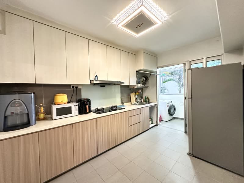815B Choa Chu Kang Avenue 7, 815B Choa Chu Kang Avenue 7, 3 Bedrooms, 1,216 sqft, HDB Flat For Sale, by Edmund Chang, 500181964 - Kitchen - PropertyGuru.com.sg