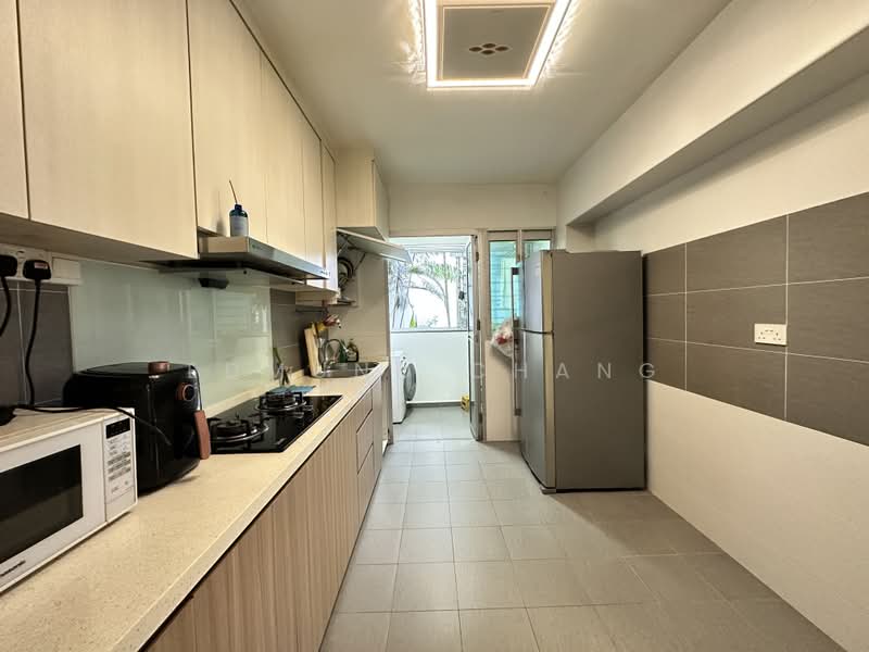 815B Choa Chu Kang Avenue 7, 815B Choa Chu Kang Avenue 7, 3 Bedrooms, 1,216 sqft, HDB Flat For Sale, by Edmund Chang, 500181964 - Kitchen - PropertyGuru.com.sg
