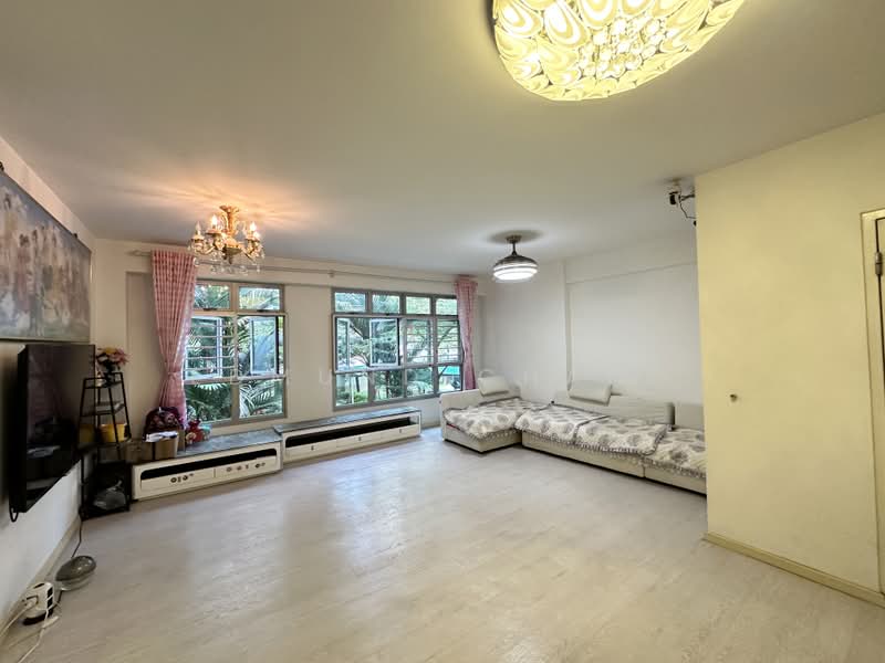 815B Choa Chu Kang Avenue 7, 815B Choa Chu Kang Avenue 7, 3 Bedrooms, 1,216 sqft, HDB Flat For Sale, by Edmund Chang, 500181964 - Living Room - PropertyGuru.com.sg