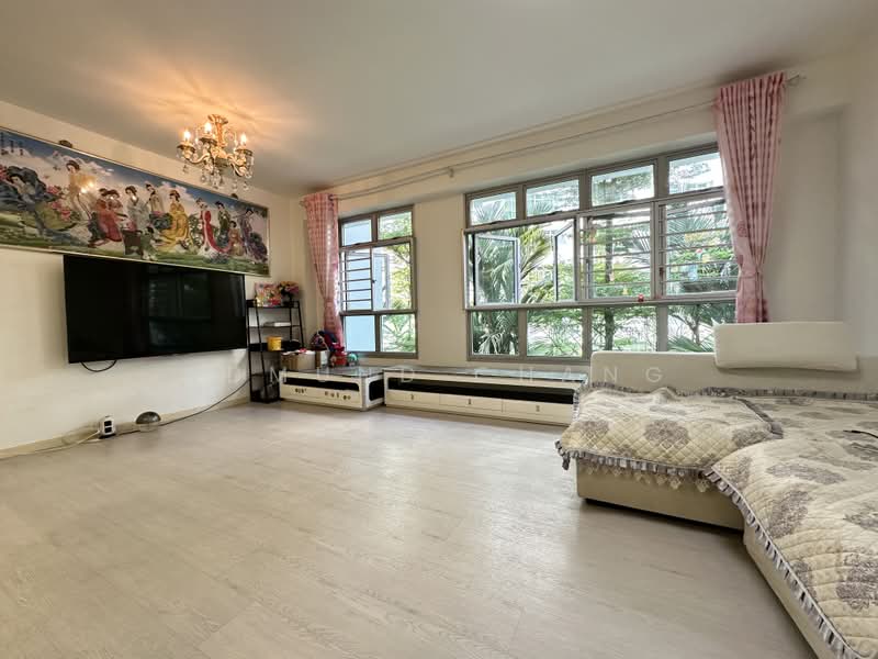 815B Choa Chu Kang Avenue 7, 815B Choa Chu Kang Avenue 7, 3 Bedrooms, 1,216 sqft, HDB Flat For Sale, by Edmund Chang, 500181964 - Living Room - PropertyGuru.com.sg