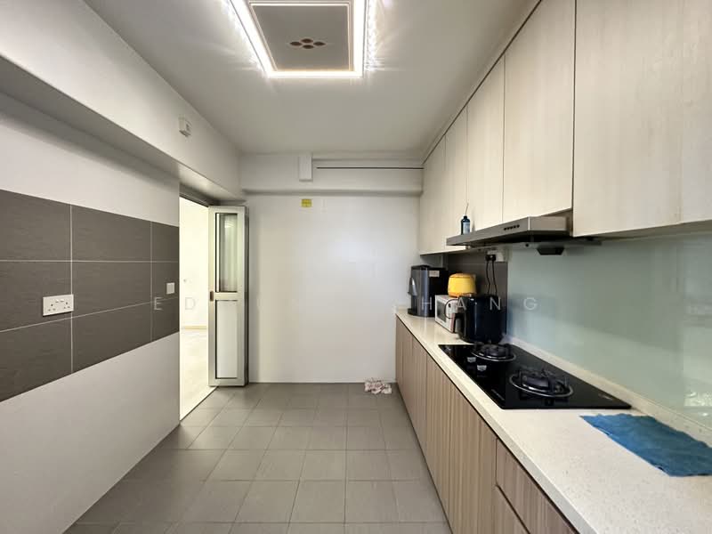 815B Choa Chu Kang Avenue 7, 815B Choa Chu Kang Avenue 7, 3 Bedrooms, 1,216 sqft, HDB Flat For Sale, by Edmund Chang, 500181964 - Kitchen - PropertyGuru.com.sg