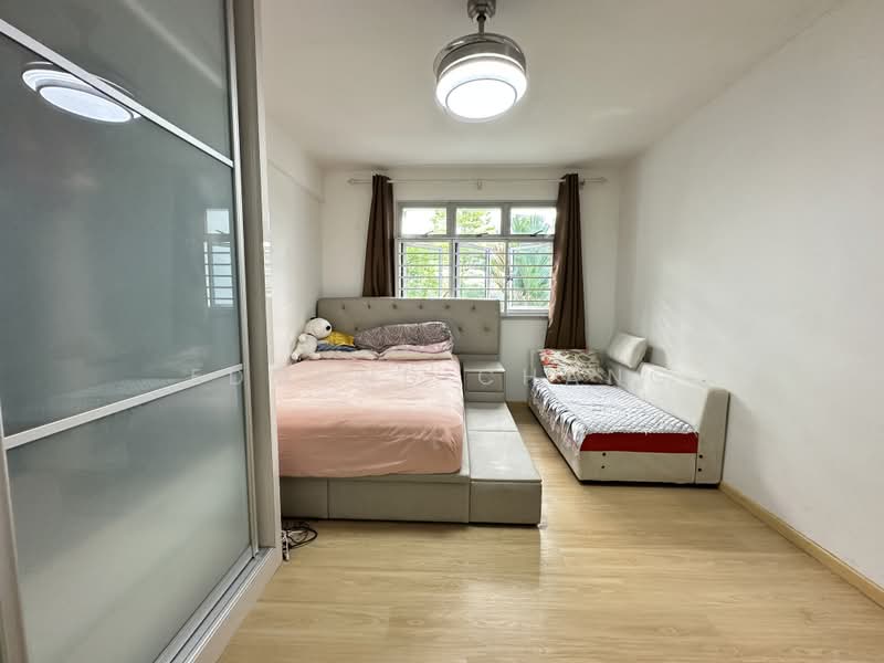 815B Choa Chu Kang Avenue 7, 815B Choa Chu Kang Avenue 7, 3 Bedrooms, 1,216 sqft, HDB Flat For Sale, by Edmund Chang, 500181964 - Bedroom - PropertyGuru.com.sg