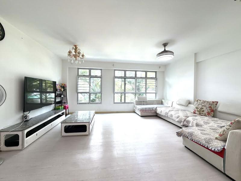 815B Choa Chu Kang Avenue 7, 815B Choa Chu Kang Avenue 7, Dairy Farm / Bukit Panjang / Choa Chu Kang, 3 Bedrooms, 1,216 sqft, HDB Flat For Sale, by Edmund Chang, 500181964 - Living Room - PropertyGuru.com.sg