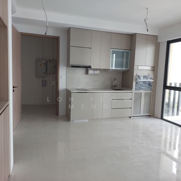One 33 Residences, , 4 Bedrooms, 1,539 sqft, Apartment For Rent, by Loh Yeow Meng, 500182008 - Kitchen and living - PropertyGuru.com.sg