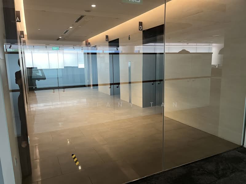 Woods Square, 6 Woodlands Square, 22,213 sqft, Office For Rent, by Sugiany Tan, 500182045 - Corridor - CommercialGuru.com.sg