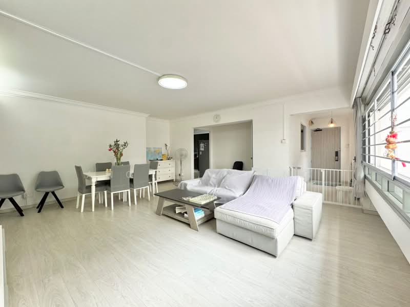 242 Pasir Ris Street 21, 242 Pasir Ris Street 21, 4 Bedrooms, 1,593 sqft, HDB Flat For Sale, by Ang Pei Xiong, 500182047 - Living Room - PropertyGuru.com.sg