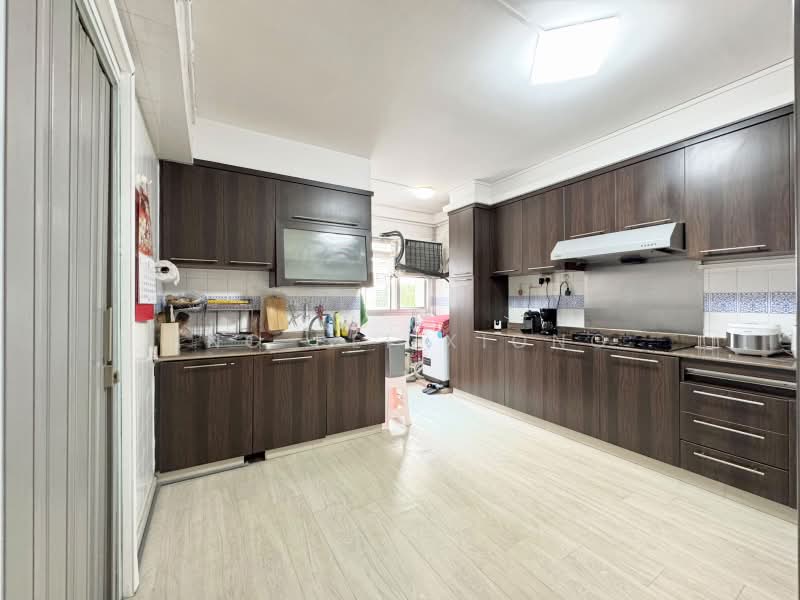 242 Pasir Ris Street 21, 242 Pasir Ris Street 21, 4 Bedrooms, 1,593 sqft, HDB Flat For Sale, by Ang Pei Xiong, 500182047 - Kitchen - PropertyGuru.com.sg