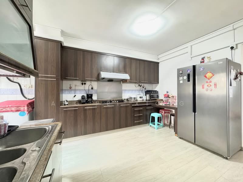 242 Pasir Ris Street 21, 242 Pasir Ris Street 21, 4 Bedrooms, 1,593 sqft, HDB Flat For Sale, by Ang Pei Xiong, 500182047 - Kitchen - PropertyGuru.com.sg