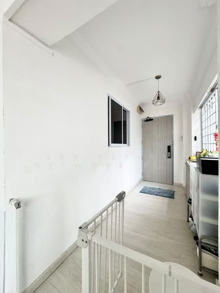 242 Pasir Ris Street 21, 242 Pasir Ris Street 21, 4 Bedrooms, 1,593 sqft, HDB Flat For Sale, by Phoebe, 500182056 - Entrance - PropertyGuru.com.sg