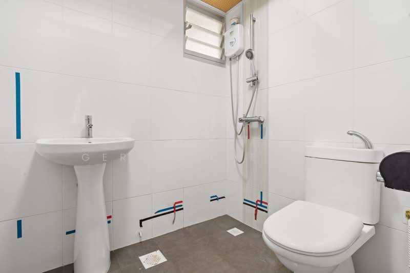 185C Woodlands Street 13, 185C Woodlands Street 13, 2 Bedrooms, 732 sqft, HDB Flat For Sale, by Gerald Cheang, 500182078 - Bathroom - PropertyGuru.com.sg