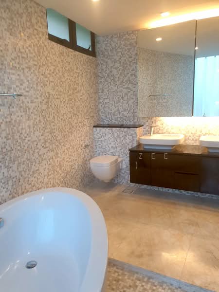 Oei Tiong Ham Park Residences, 29 Oei Tiong Ham Park, 4 Bedrooms, 4,822 sqft, Condominium For Rent, by Brenda Zee (徐黎倫), 500182081 - Bathroom - PropertyGuru.com.sg