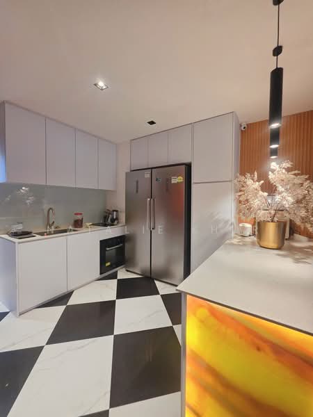 Kembangan Landed Corner Terrace D14, , 4 Bedrooms, 2,401 sqft, Corner Terrace For Sale, by Natalie Khor, 500182097 - Kitchen - PropertyGuru.com.sg