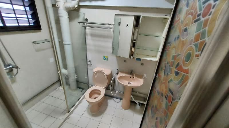 189C Rivervale Drive, 189C Rivervale Drive, 4 Bedrooms, 1,399 sqft, HDB Flat For Rent, by Kelvin Tan, 500182127 - Bathroom - PropertyGuru.com.sg