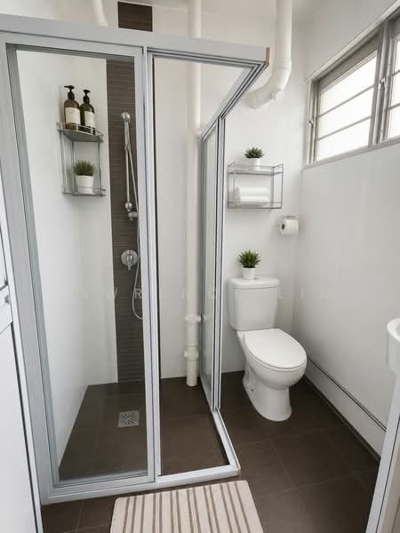 220 Serangoon Avenue 4, 220 Serangoon Avenue 4, 3 Bedrooms, 980 sqft, HDB Flat For Sale, by Lawrence Lim, 500182130 - Bathroom - PropertyGuru.com.sg