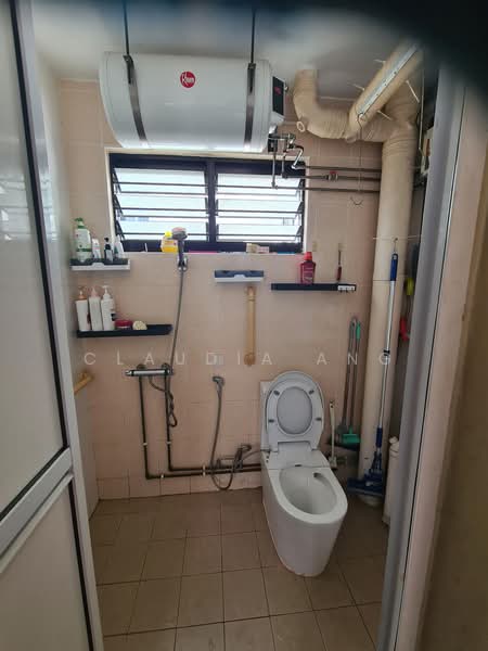 246 Yishun Avenue 9, 246 Yishun Avenue 9, Room Rental, 150 sqft, HDB Flat For Rent, by Claudia Ang, 500182149 - Bathroom - PropertyGuru.com.sg