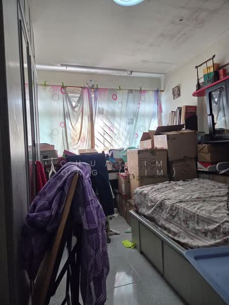 710 Ang Mo Kio Avenue 8, 710 Ang Mo Kio Avenue 8, 3 Bedrooms, 1,292 sqft, HDB Flat For Sale, by Chua Kim Yong (Kim), 500182157 - Bedroom - PropertyGuru.com.sg