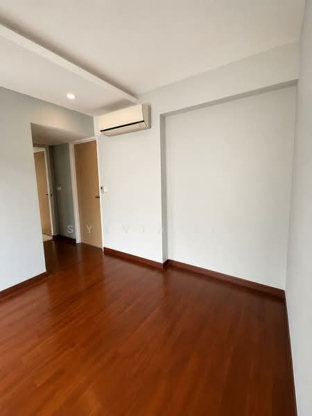 476C Upper Serangoon View, 476C Upper Serangoon View, 3 Bedrooms, 990 sqft, HDB Flat For Sale, by Sylvia Sim, 500182172 - Master bedroom - PropertyGuru.com.sg