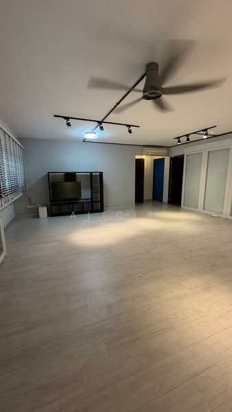 511 Jelapang Road, 511 Jelapang Road, 3 Bedrooms, 1,302 sqft, HDB Flat For Rent, by Alicia Chua, 500182174 - Living Room - PropertyGuru.com.sg