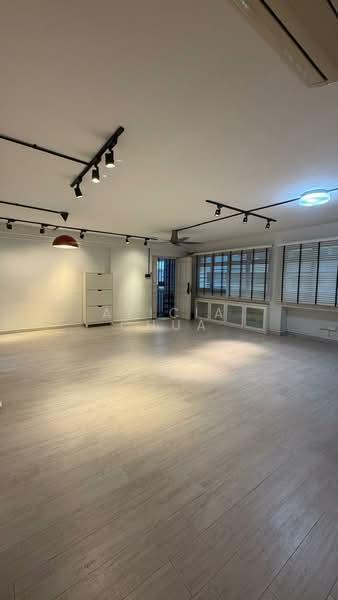 511 Jelapang Road, 511 Jelapang Road, 3 Bedrooms, 1,302 sqft, HDB Flat For Rent, by Alicia Chua, 500182174 - Living Room - PropertyGuru.com.sg