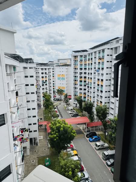 704 Hougang Avenue 2, 704 Hougang Avenue 2, Room Rental, 125 sqft, HDB Flat For Rent, by Shi Yi Oh, 500182176 - View from the room - PropertyGuru.com.sg