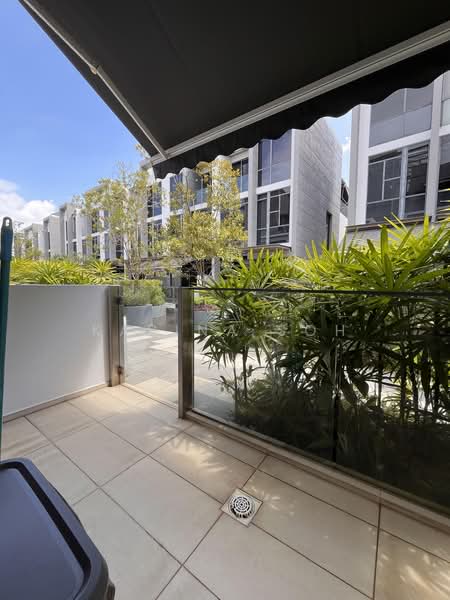 Belgravia Villas, 200 Ang Mo Kio Avenue 5, 5 Bedrooms, 3,961 sqft, Cluster House For Sale, by Karina Soh, 500182181 - Balcony - PropertyGuru.com.sg