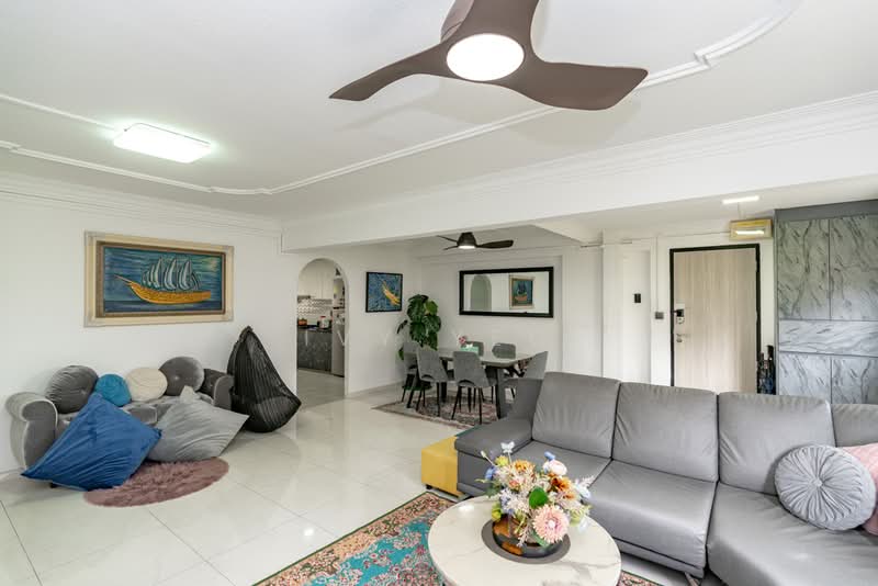 154 Simei Street 1, 154 Simei Street 1, 3 Bedrooms, 1,313 sqft, HDB Flat For Sale, by Ivy Yeo, 500182182 - Living Room - PropertyGuru.com.sg