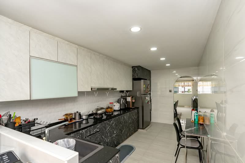 154 Simei Street 1, 154 Simei Street 1, 3 Bedrooms, 1,313 sqft, HDB Flat For Sale, by Ivy Yeo, 500182182 - Kitchen - PropertyGuru.com.sg