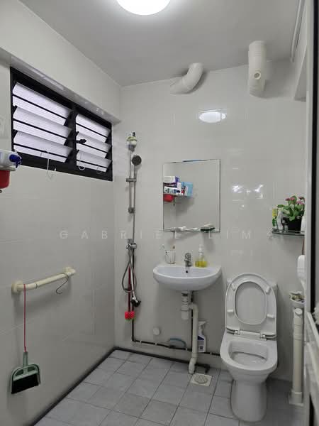108 Mcnair Road, 108 Mcnair Road, 3 Bedrooms, 1,119 sqft, HDB Flat For Sale, by Gabriel Lim, 500182190 - Master Bathroom - PropertyGuru.com.sg