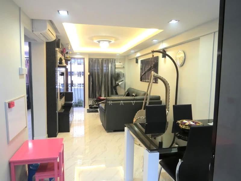 309 Clementi Avenue 4, 309 Clementi Avenue 4, 2 Bedrooms, 721 sqft, HDB Flat For Sale, by R Ravi, 500182198 - Living Room - PropertyGuru.com.sg