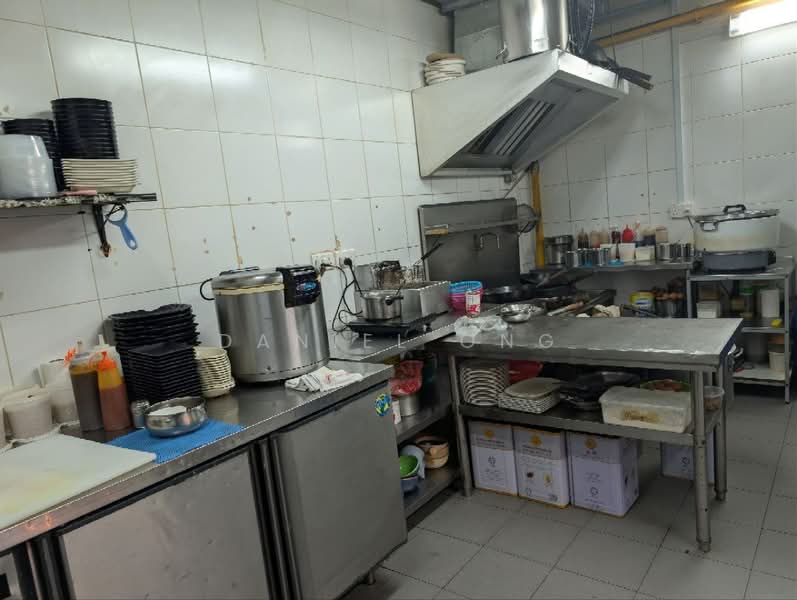 Kensington Square, 2 Jalan Lokam, 872 sqft, Food & Beverage For Rent, by Daniel Ong, 500182205 - Kitchen - CommercialGuru.com.sg