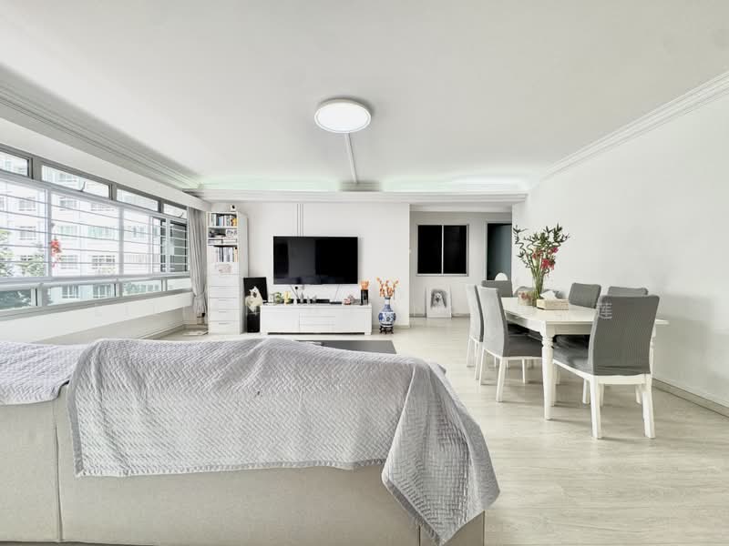 242 Pasir Ris Street 21, 242 Pasir Ris Street 21, 4 Bedrooms, 1,593 sqft, HDB Flat For Sale, by Lilian Huang 黄丽莲, 500182208 - Living / Dining Room - PropertyGuru.com.sg