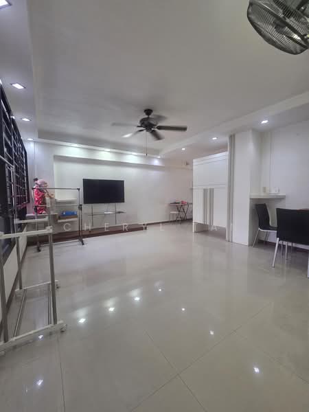 586 Woodlands Drive 16, 586 Woodlands Drive 16, 3 Bedrooms, 1,195 sqft, HDB Flat For Sale, by Cheryl Tan, 500182213 - Living Room - PropertyGuru.com.sg