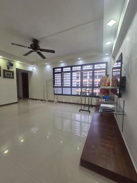 586 Woodlands Drive 16, 586 Woodlands Drive 16, 3 Bedrooms, 1,195 sqft, HDB Flat For Sale, by Cheryl Tan, 500182213 - Living Room - PropertyGuru.com.sg